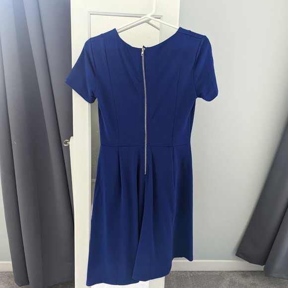 Blue dress with pockets - Picture 2 of 2